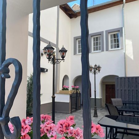 Sg Apartmanovy Dum Hořice Εξωτερικό φωτογραφία