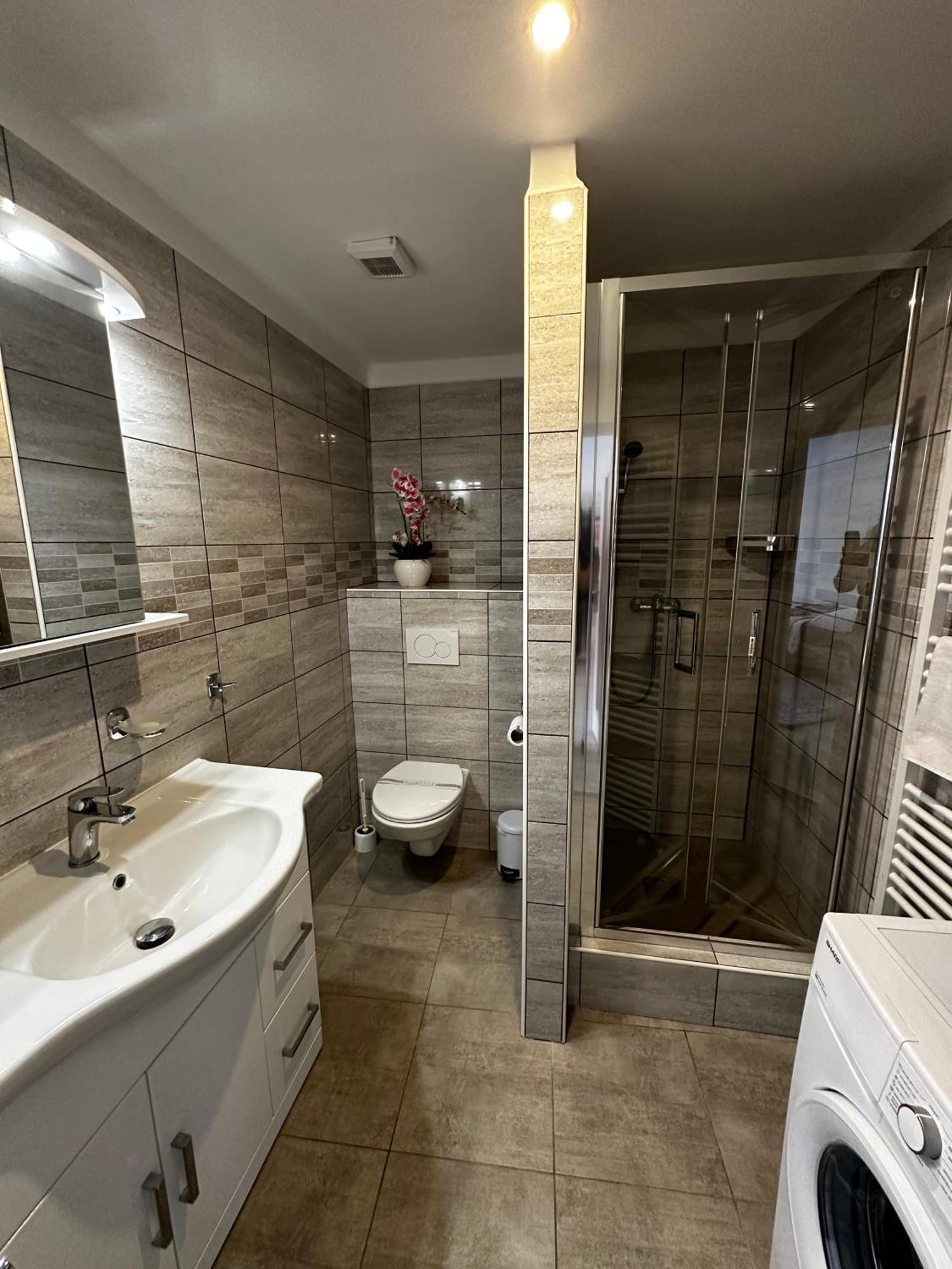 Sg Apartmanovy Dum Hořice Εξωτερικό φωτογραφία