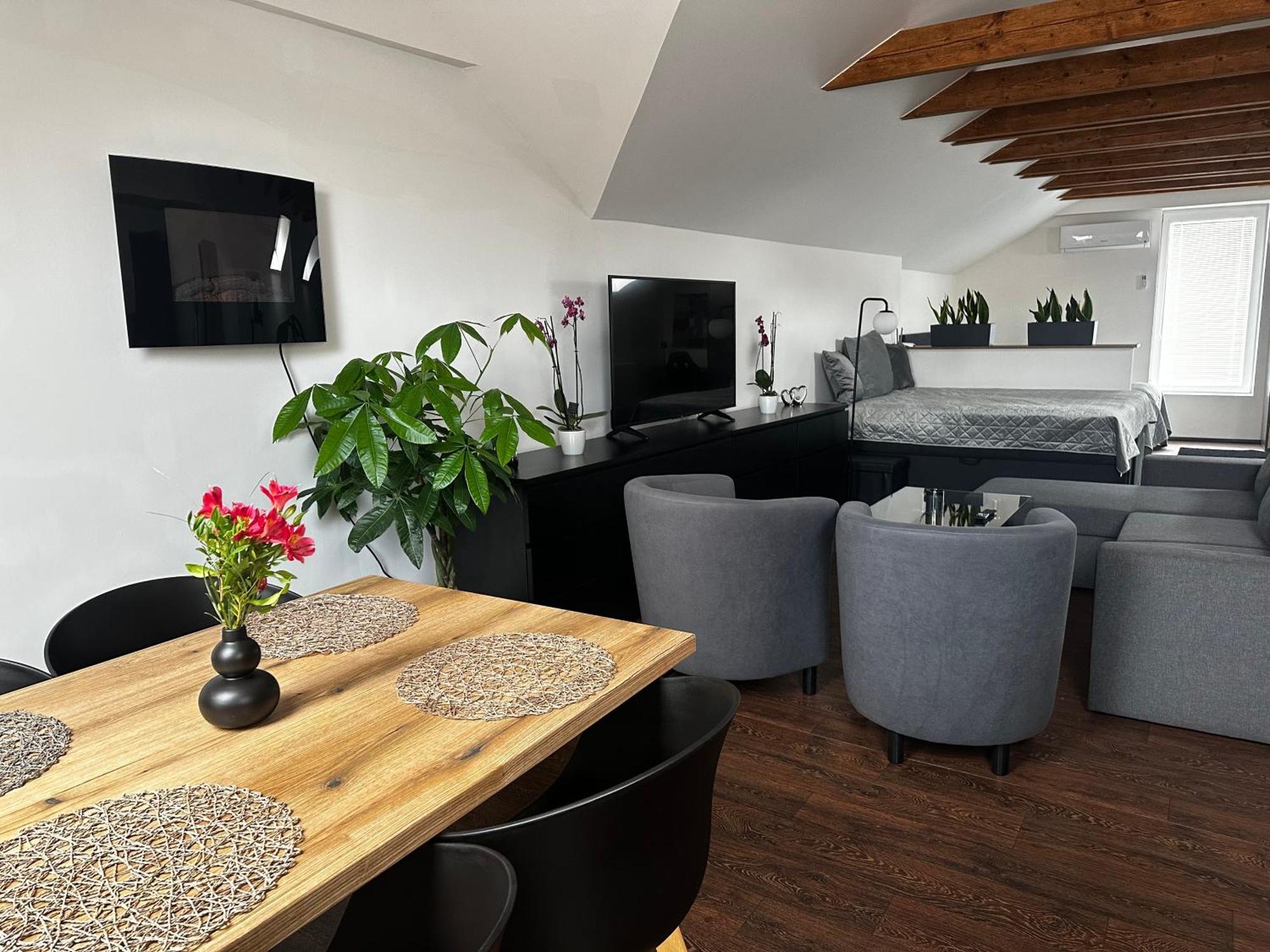 Sg Apartmanovy Dum Hořice Εξωτερικό φωτογραφία